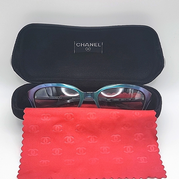 CHANEL SUNGLASSES - Picture 8 of 8